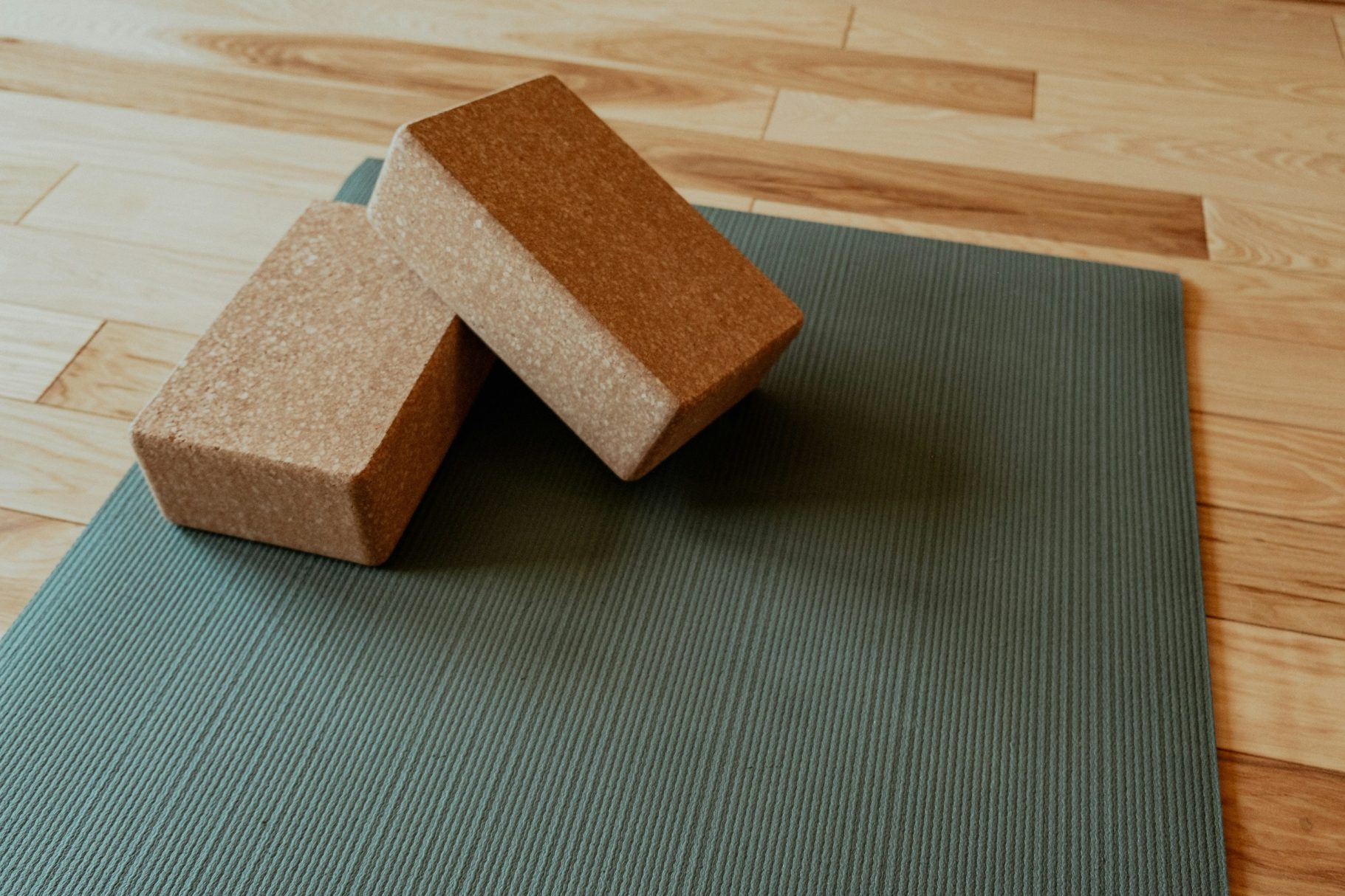 Práctica de yoga y movimiento consciente para la salud