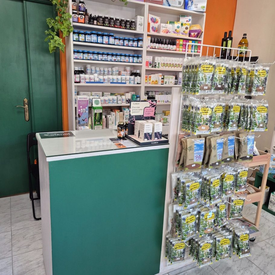 Expositor y mostrador de productos de cosmética natural y salud en Medina de Pomar