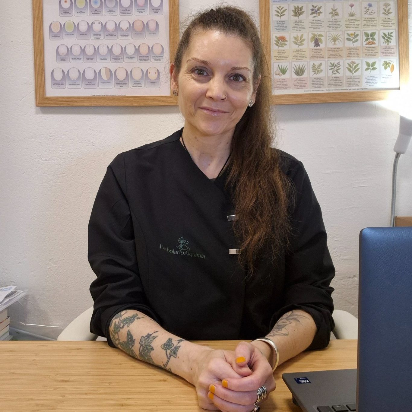 Yolanda Pozo en la consulta de nutrición ayurvédica y dietética integrativa