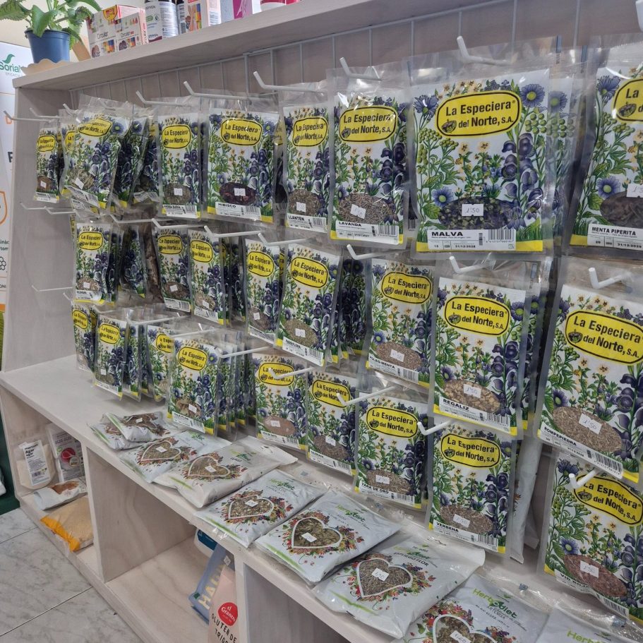 Plantas medicinales secas y fitoterapia natural en Herbolario Alquimia
